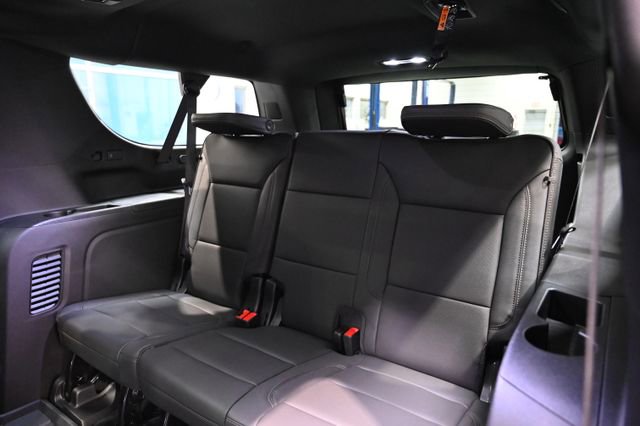 New 2026 Chevrolet Suburban High Country AWD/4WD image 14