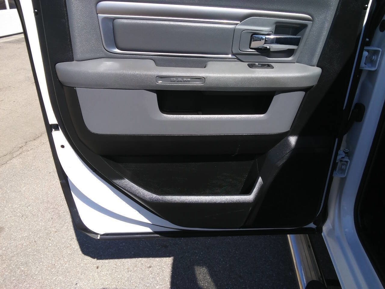 Used 2018 RAM 2500 SLT image 14