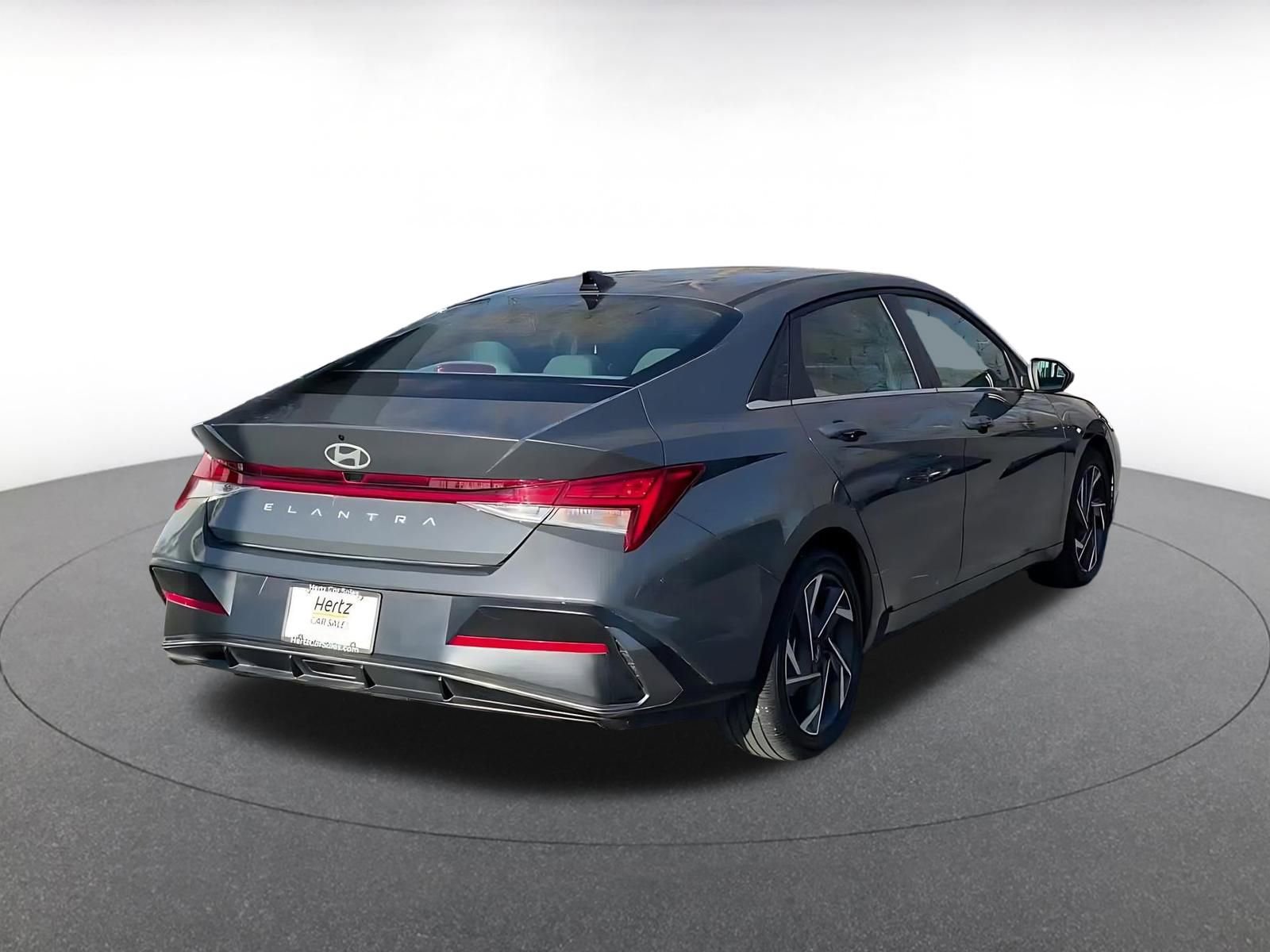 Used 2025 Hyundai Elantra SEL image 14