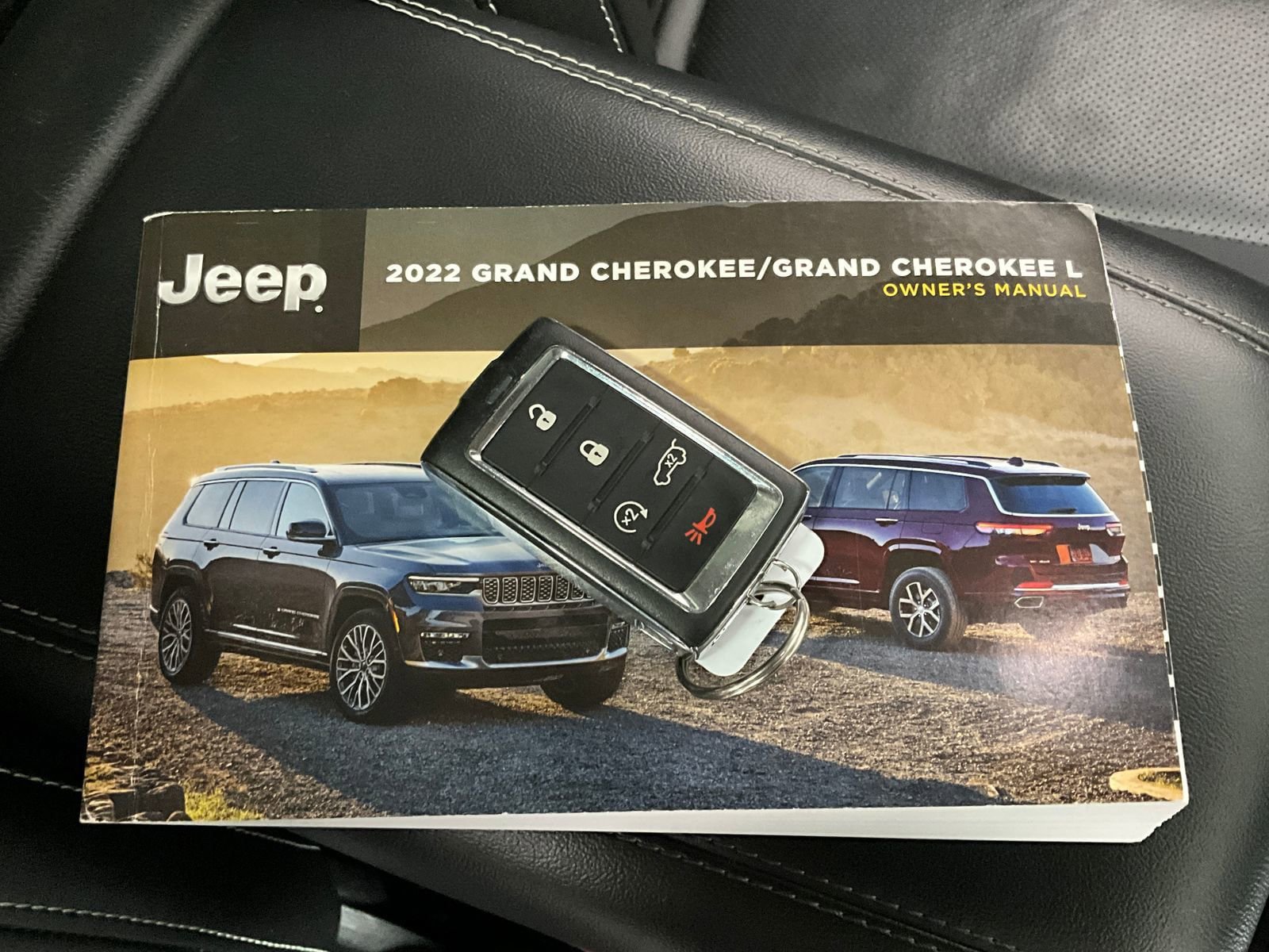 Used 2022 Jeep Grand Cherokee Limited 4xe w/ Luxury Tech Group II AWD/4WD image 14
