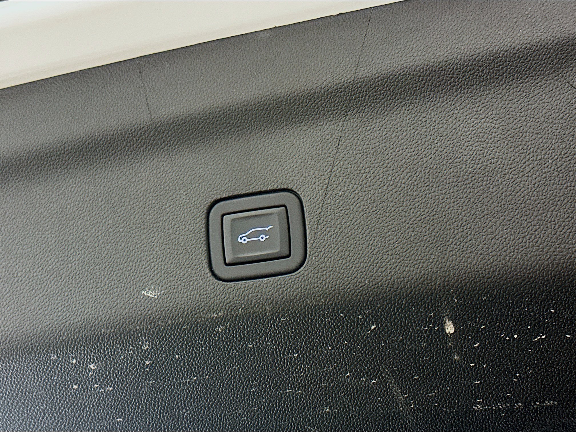 Used 2023 Chevrolet Suburban Premier image 32