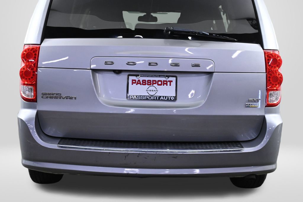 Used 2019 Dodge Grand Caravan SXT image 9
