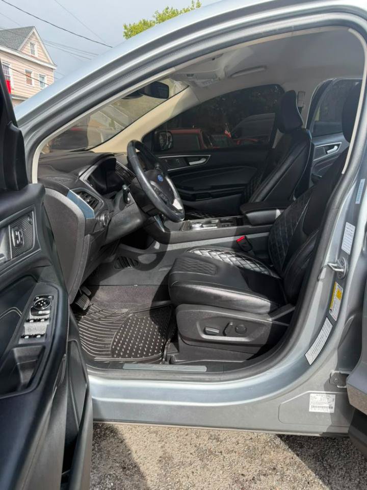 Used 2023 Ford Edge Titanium AWD/4WD image 18