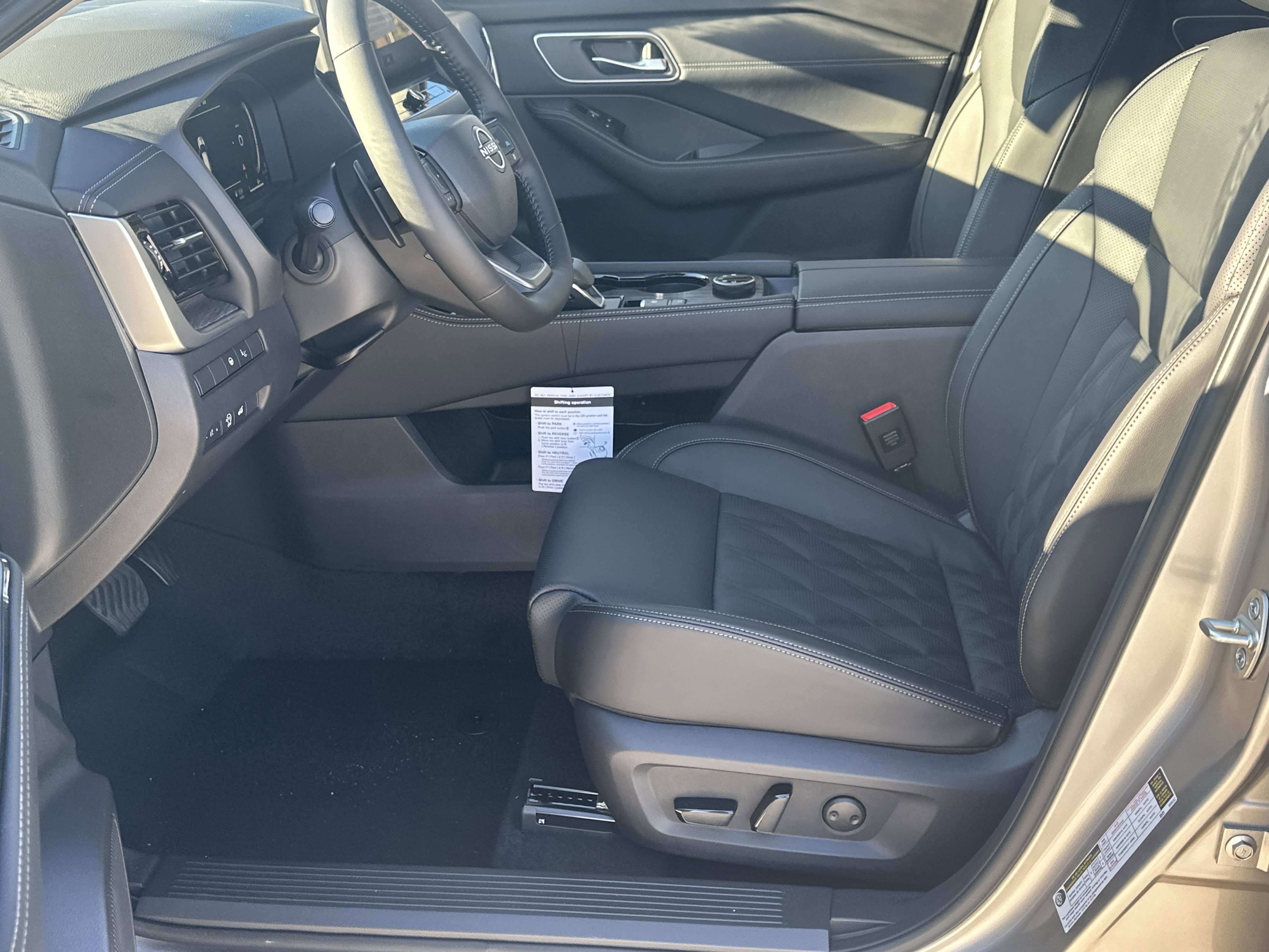 New 2026 Nissan Rogue Platinum w/ Platinum Premium Package image 9