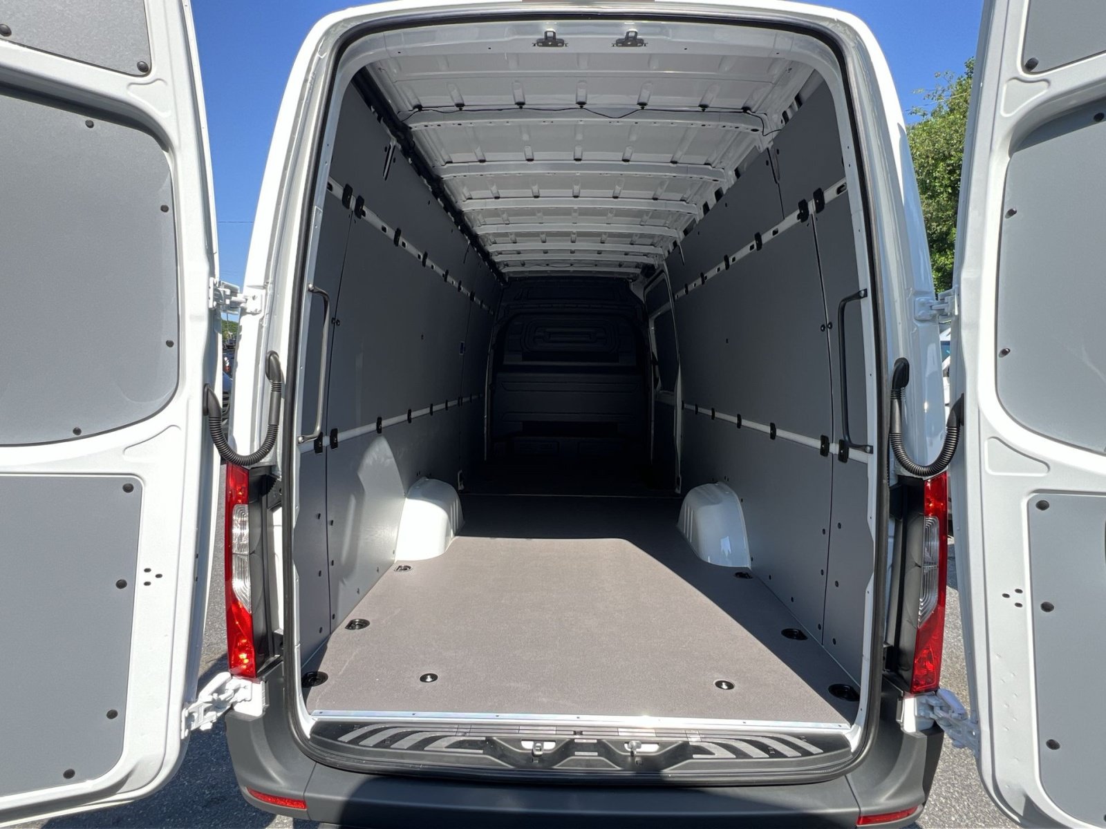 New 2026 Mercedes-Benz Sprinter 2500 image 33