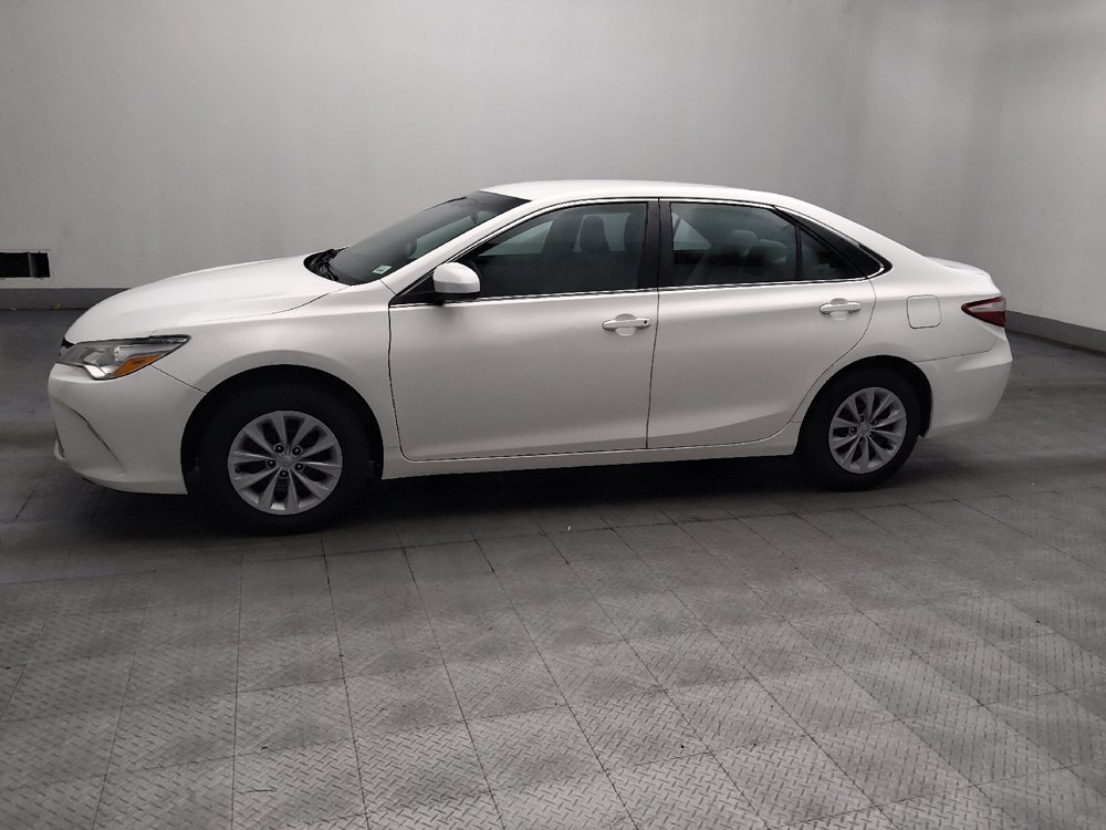Used 2015 Toyota Camry LE FWD image 2