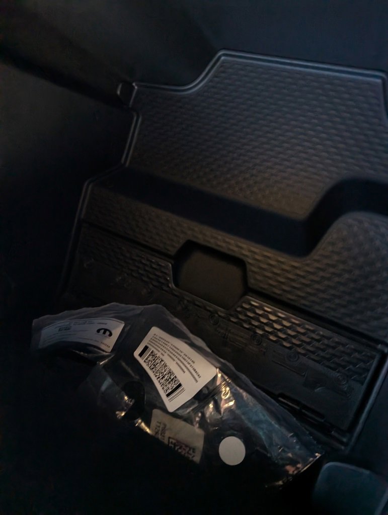 New 2026 RAM 1500 4x4 Crew Cab image 33