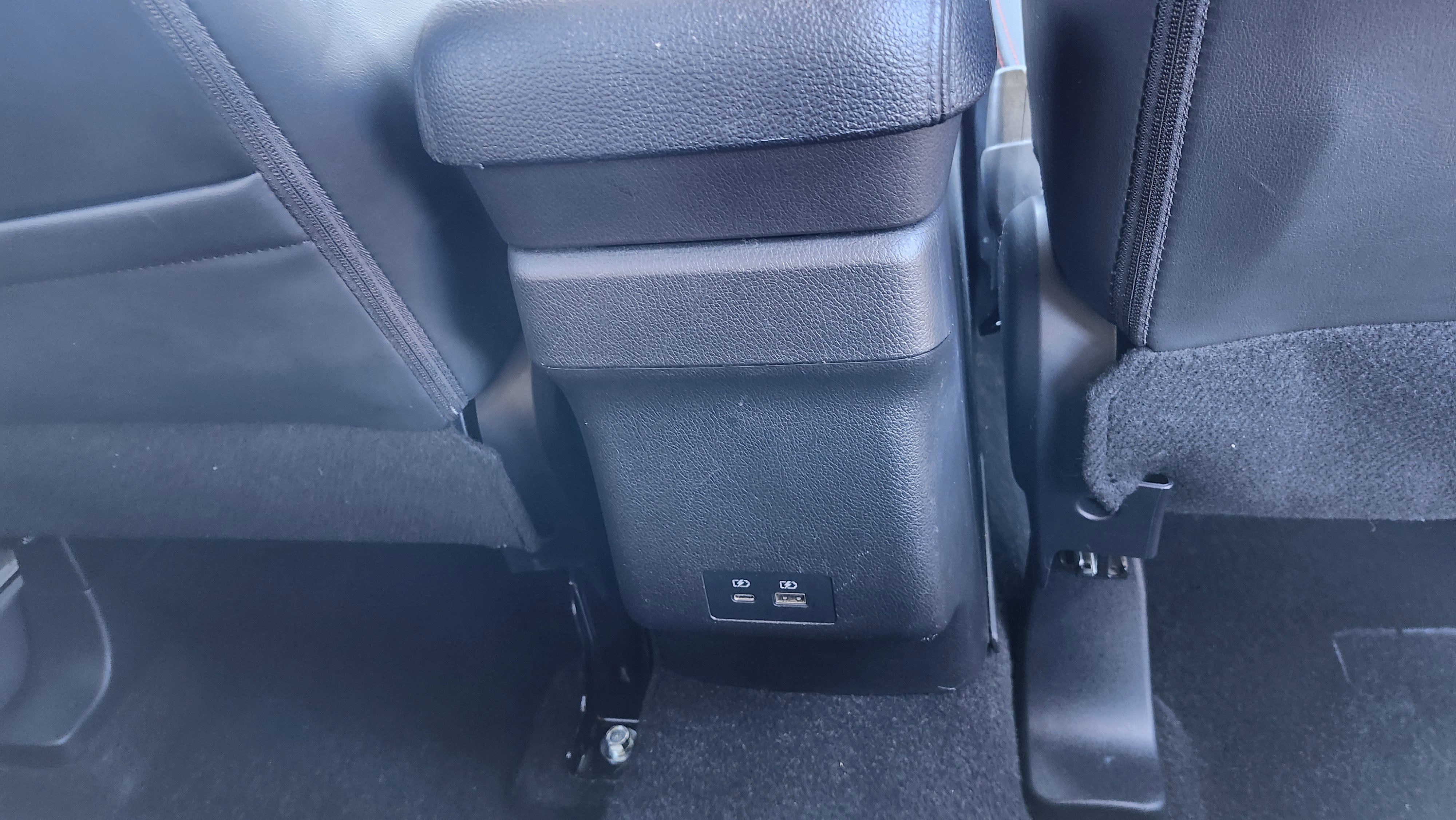 Used 2024 Mitsubishi Outlander Sport SE image 14