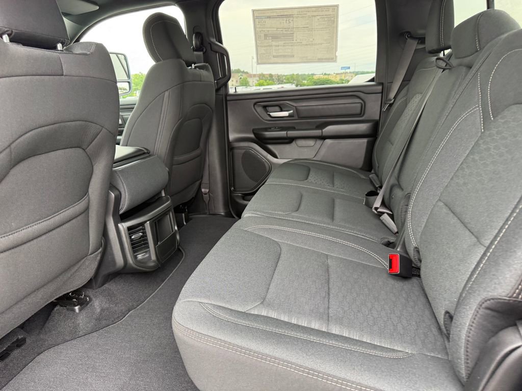 New 2026 RAM 1500 Express AWD/4WD image 22