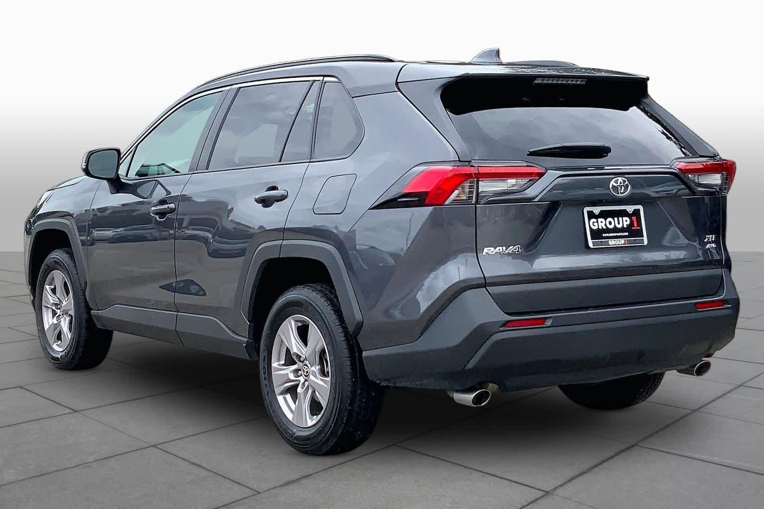 Used 2025 Toyota RAV4 XLE AWD/4WD image 12