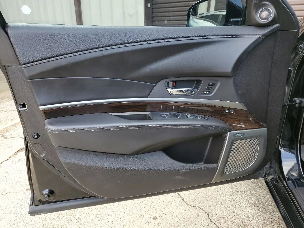 Used 2017 Acura RLX w/ Advance Package image 19