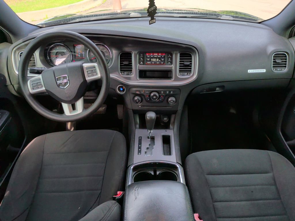 Used 2013 Dodge Charger SE RWD image 19