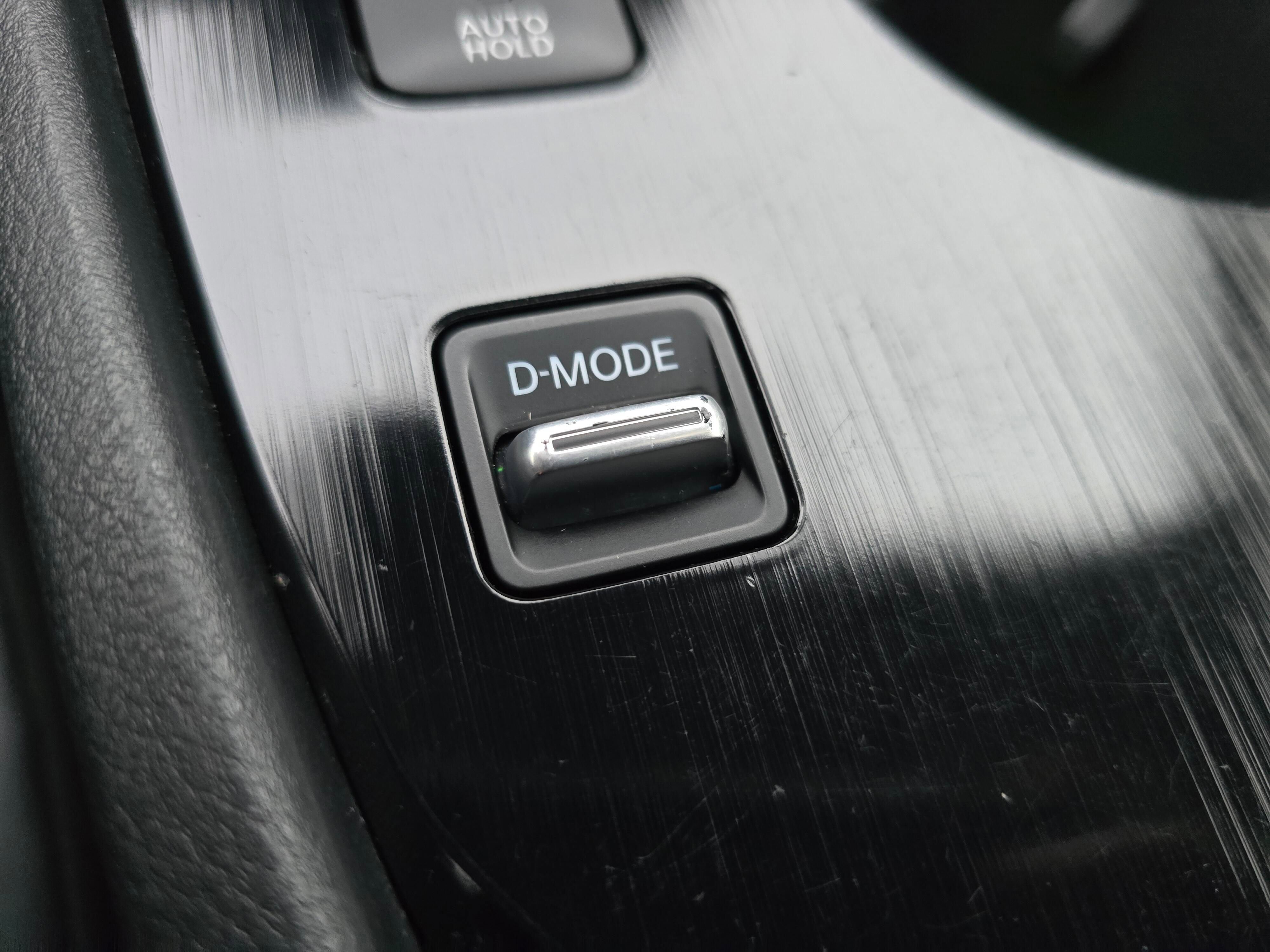 Used 2021 Nissan Rogue SV w/ Premium Package image 19