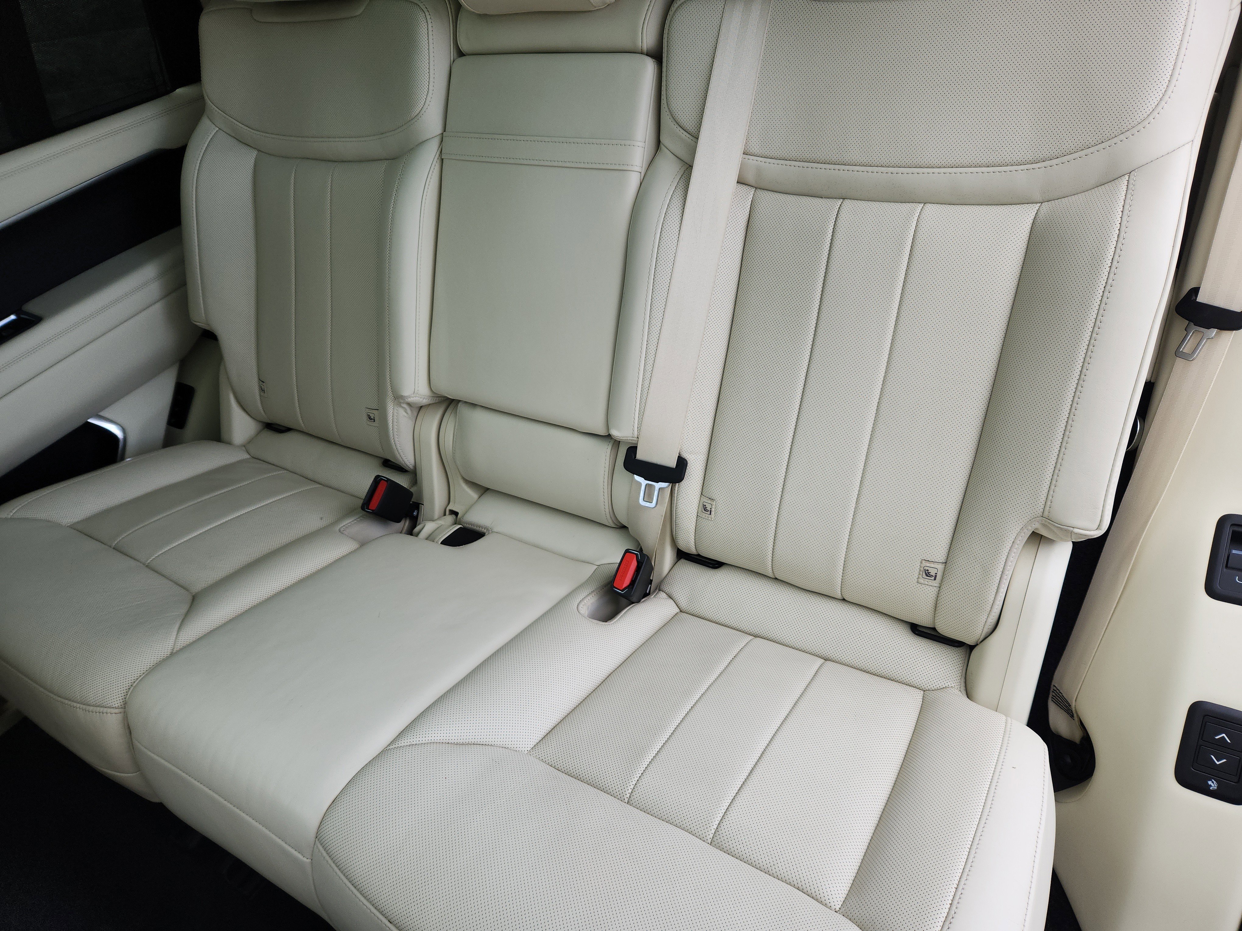 Used 2023 Land Rover Range Rover Long Wheelbase SE image 26