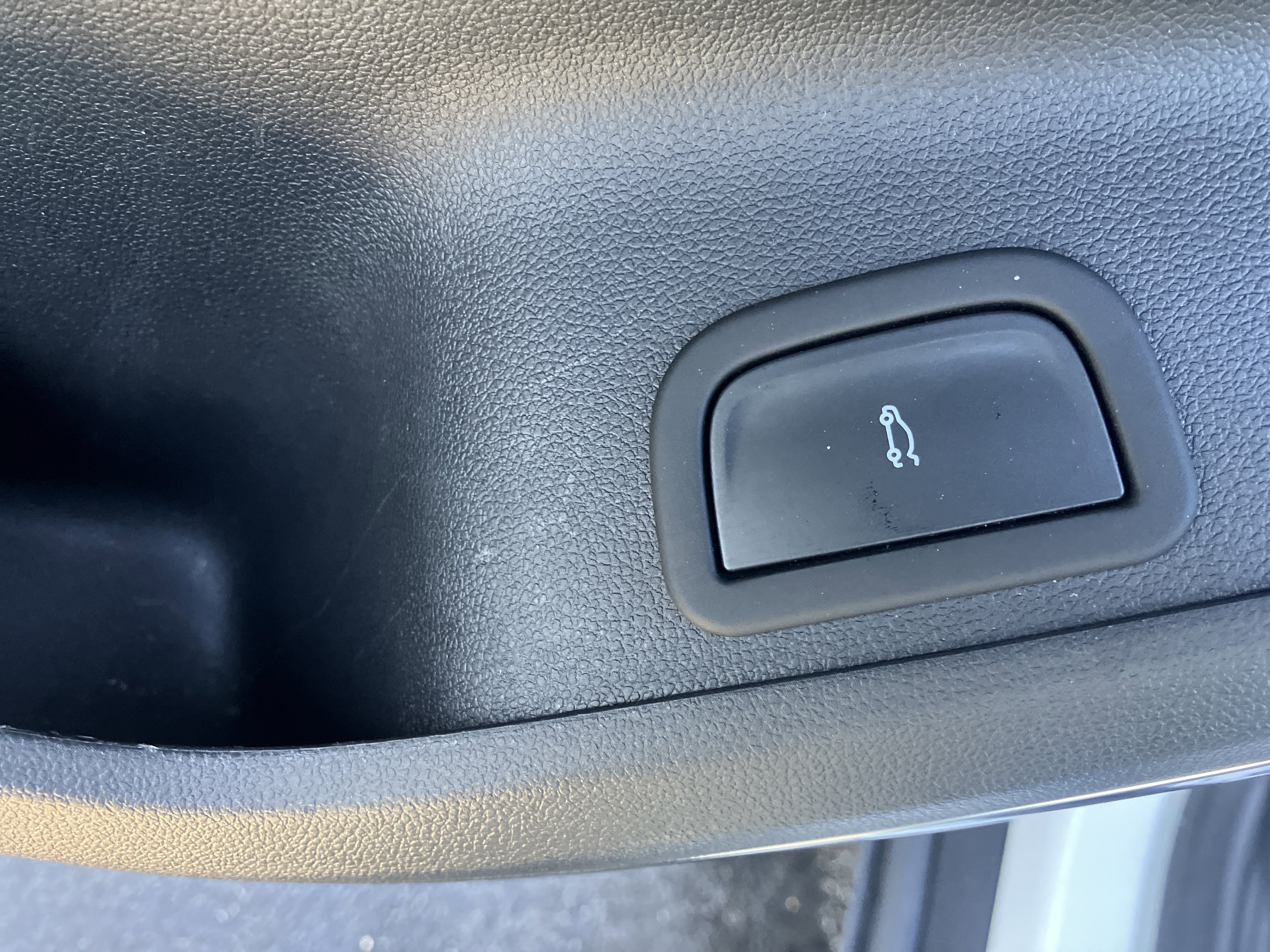 Used 2025 GMC Acadia Elevation image 21