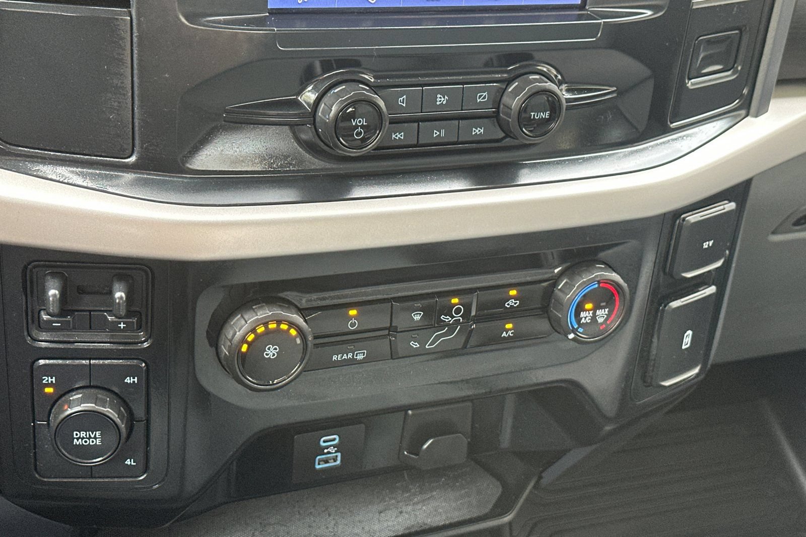 Used 2023 Ford F150 XLT AWD/4WD image 19
