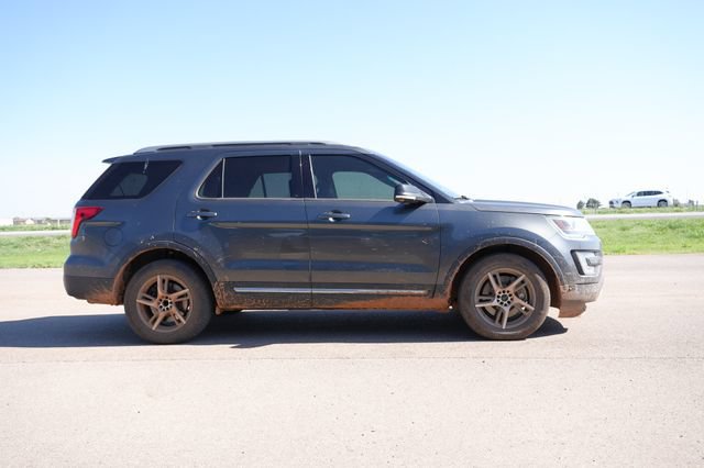 Used 2016 Ford Explorer XLT w/ Equipment Group 202A FWD image 4