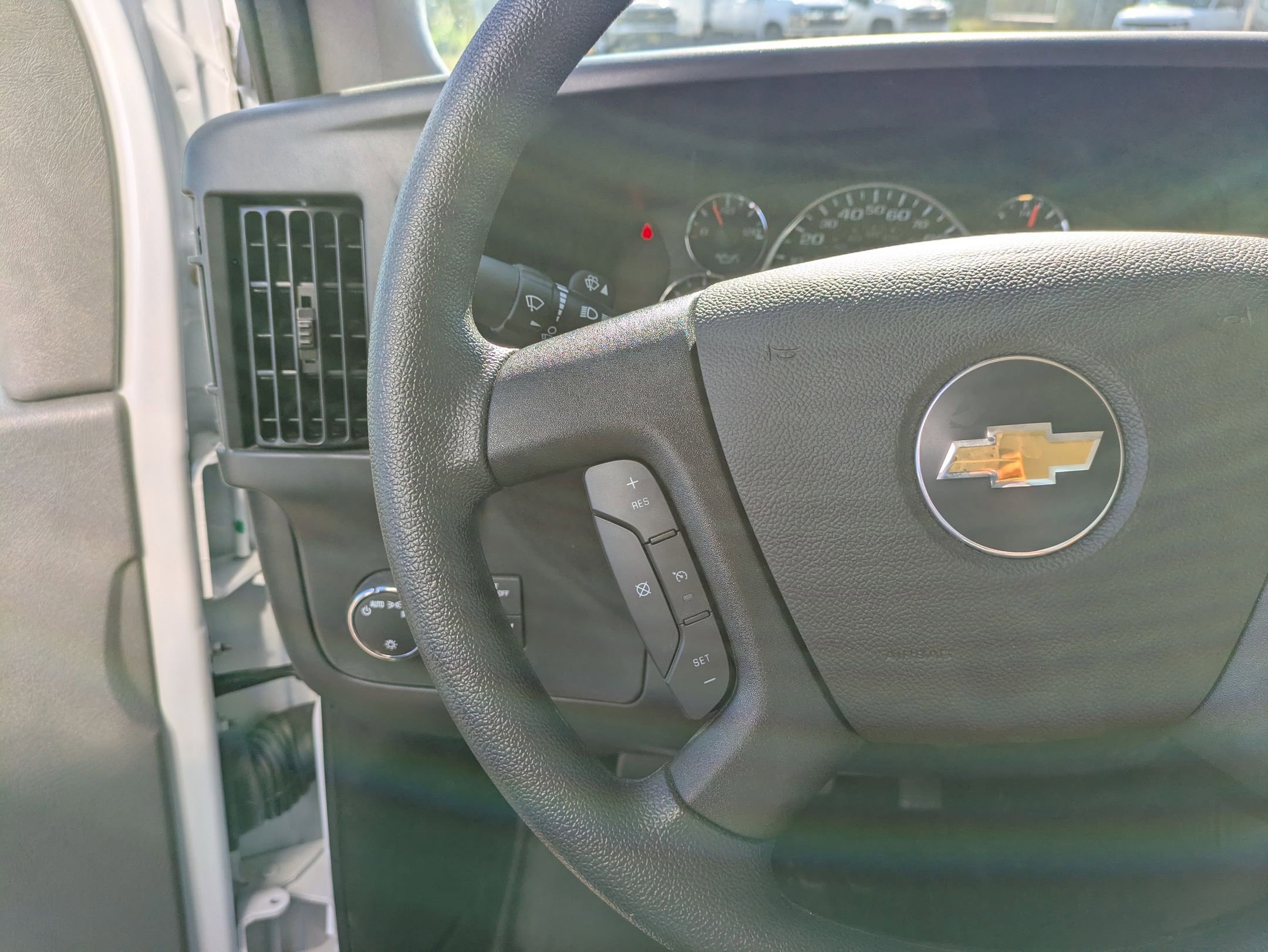 New 2025 Chevrolet Express 3500 w/ Power Convenience Package image 22