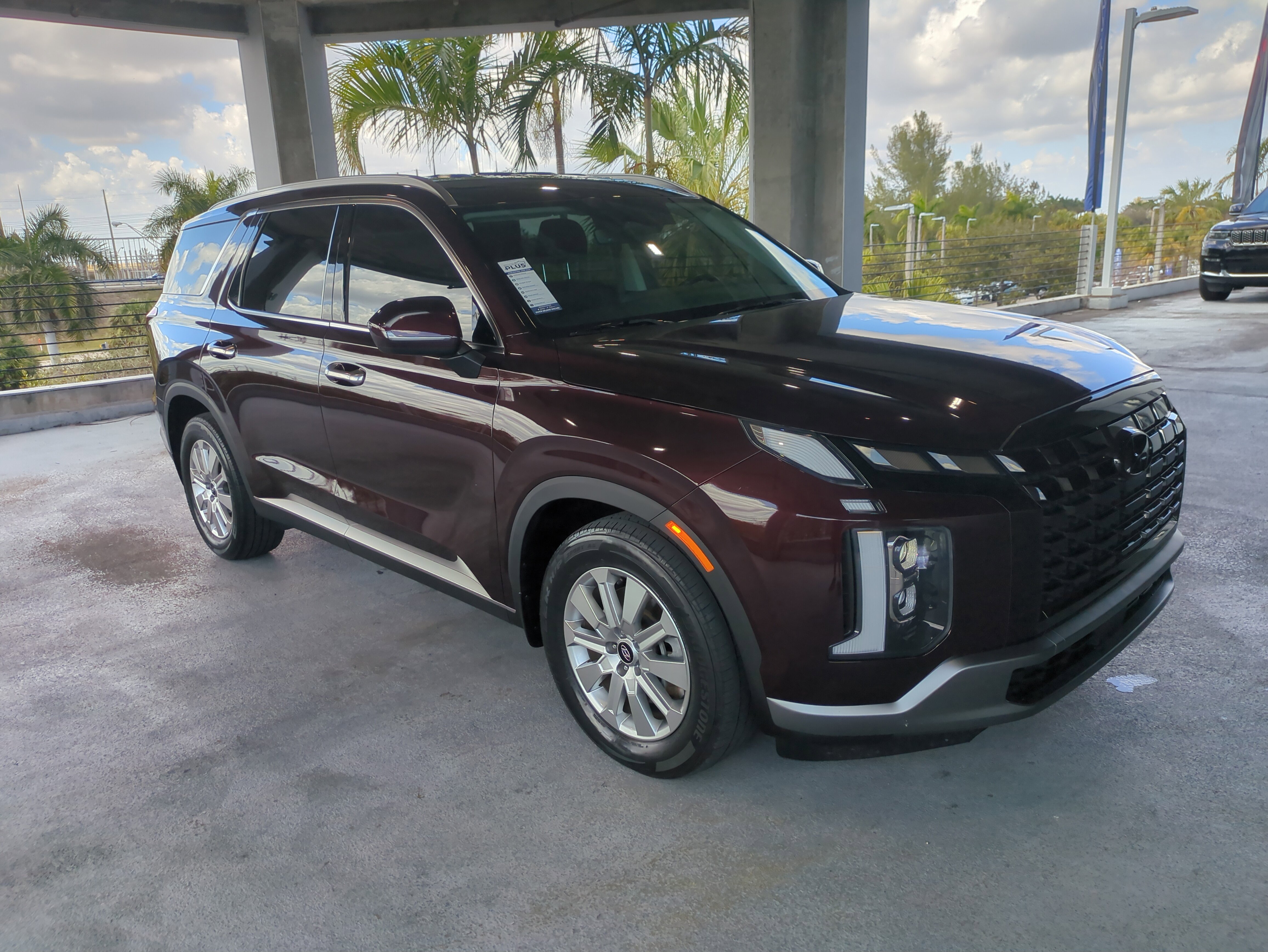 Used 2023 Hyundai Palisade SEL image 2