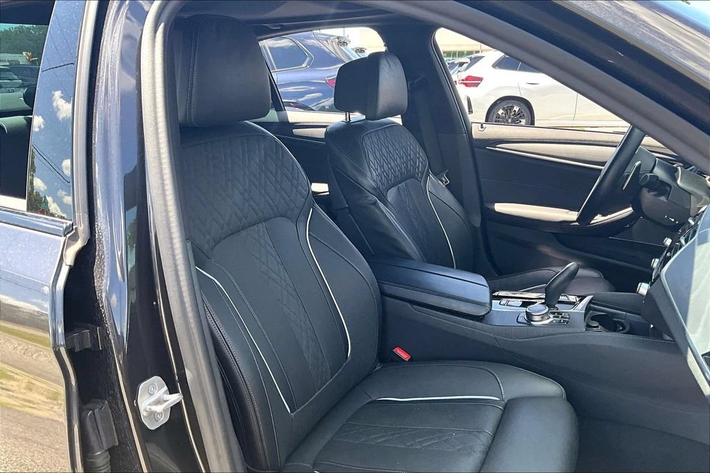Used 2022 BMW M550i xDrive AWD/4WD image 29