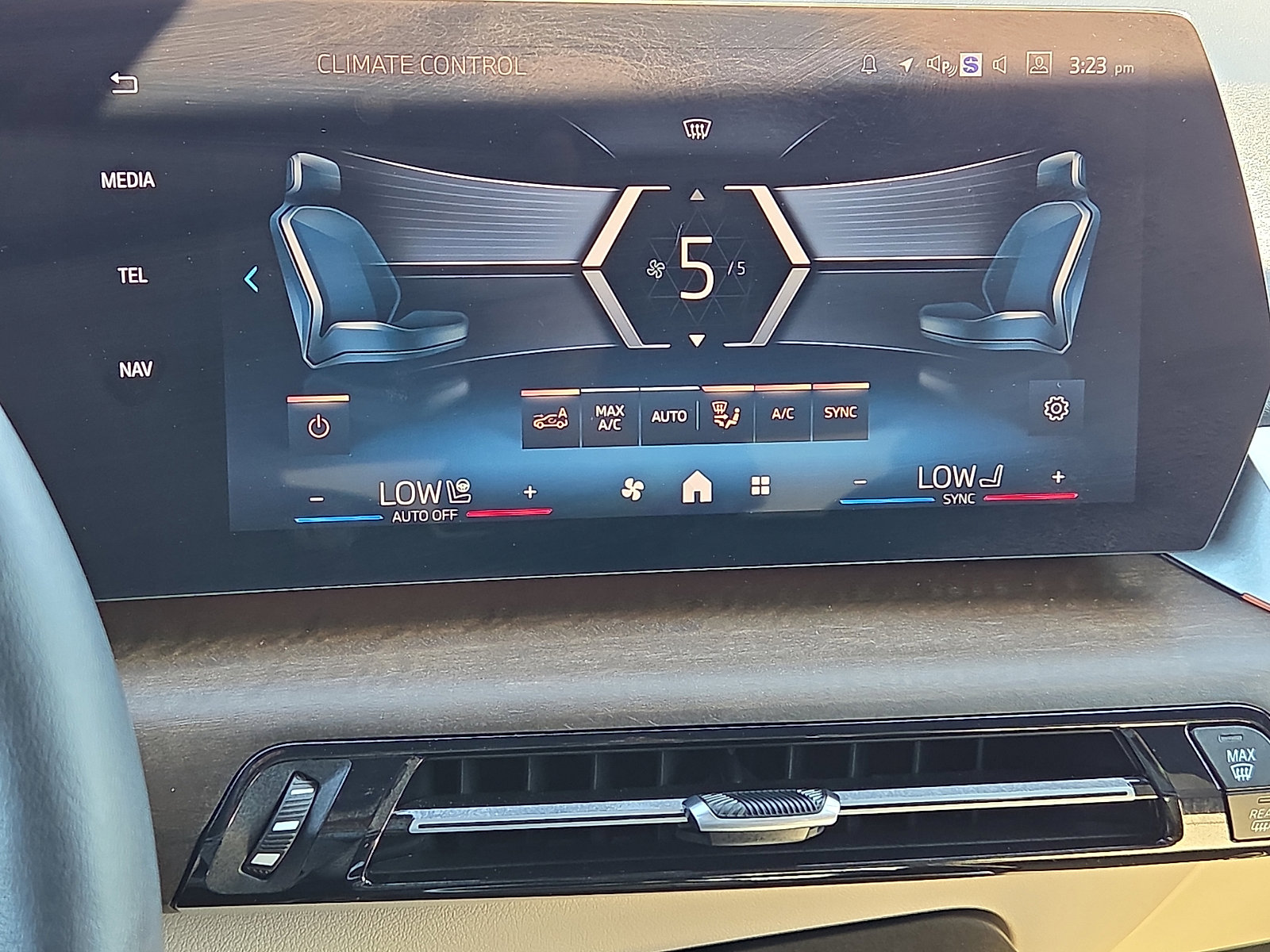 Used 2024 BMW X1 xDrive28i w/ Premium Package image 19