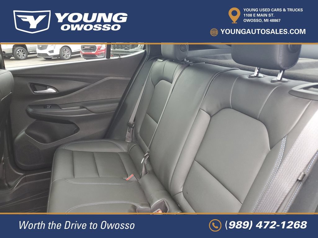 Used 2025 Buick Envista Sport Touring w/ Experience Buick Package FWD image 28
