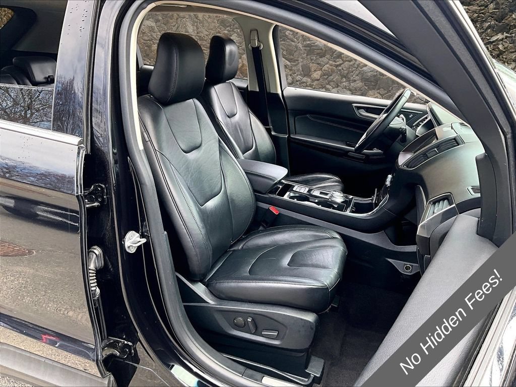 Used 2020 Ford Edge Titanium w/ Cargo Accessory Package FWD image 7
