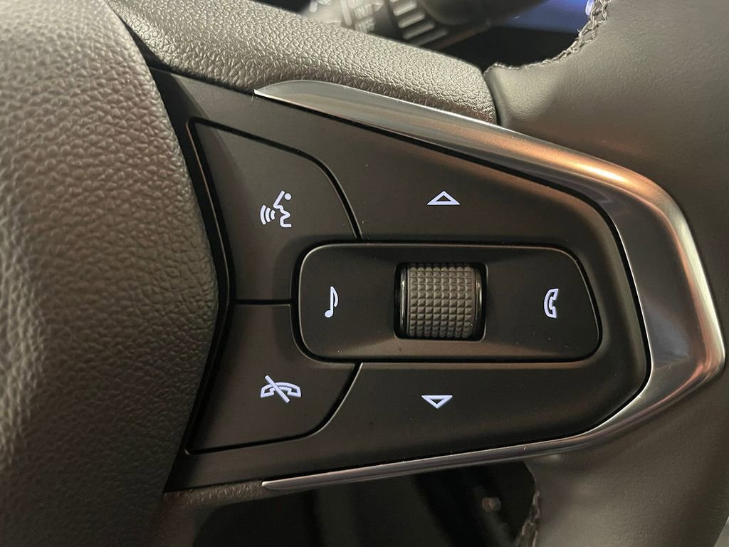 Used 2025 Chevrolet Trax ACTIV image 31