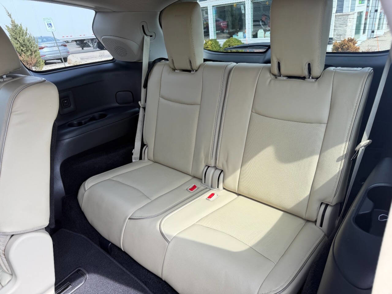 Used 2017 INFINITI QX60 AWD w/ Premium Plus Package image 12