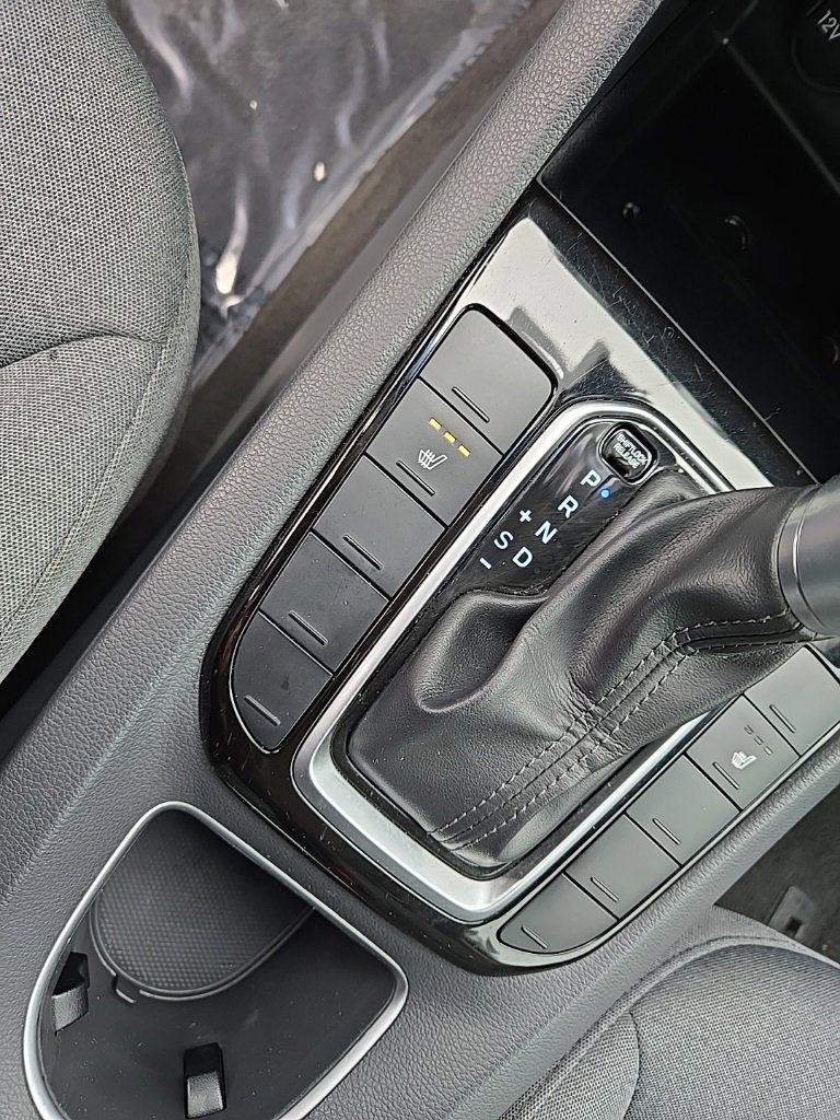 Used 2020 Hyundai Ioniq SE image 29