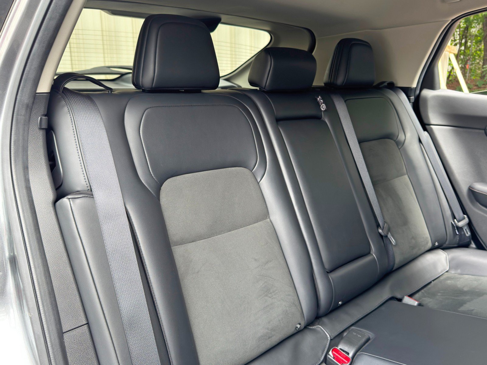 Used 2025 Nissan Ariya FWD image 35