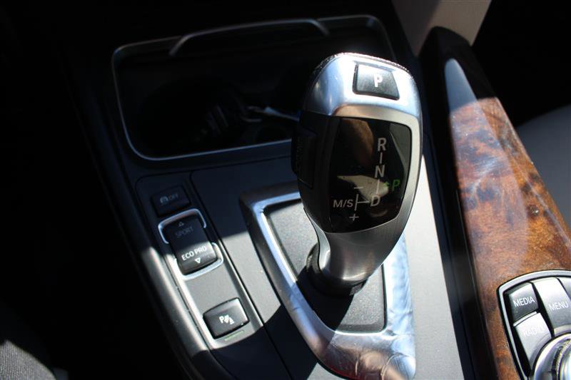 Used 2016 BMW 320i Sedan image 18