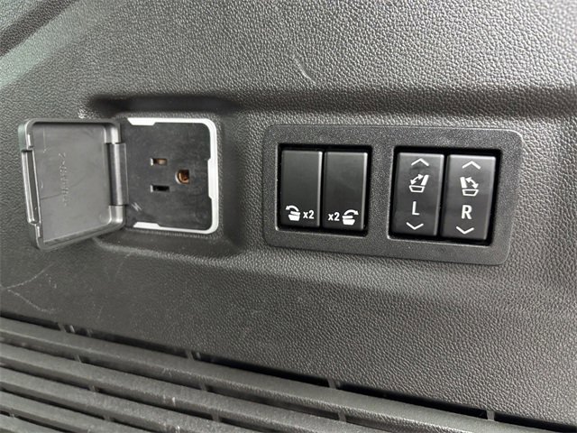 Used 2021 GMC Yukon AT4 w/ AT4 Premium Plus Package image 42