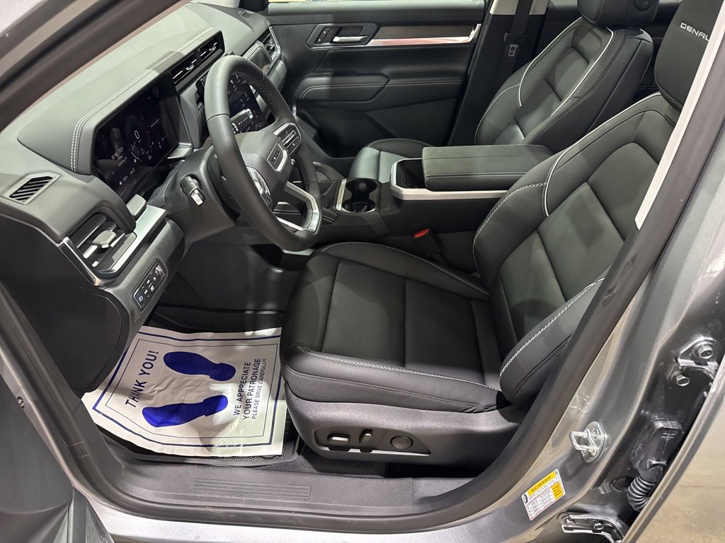 New 2026 GMC Terrain Denali w/ LPO, Black Badging Package image 17