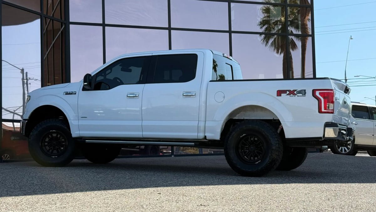 Used 2016 Ford F150 XLT w/ Equipment Group 302A Luxury AWD/4WD image 6