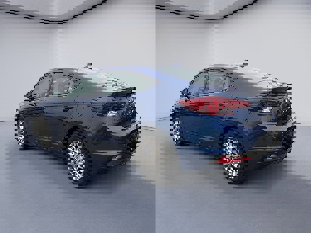 Used 2020 Hyundai Elantra SEL image 3