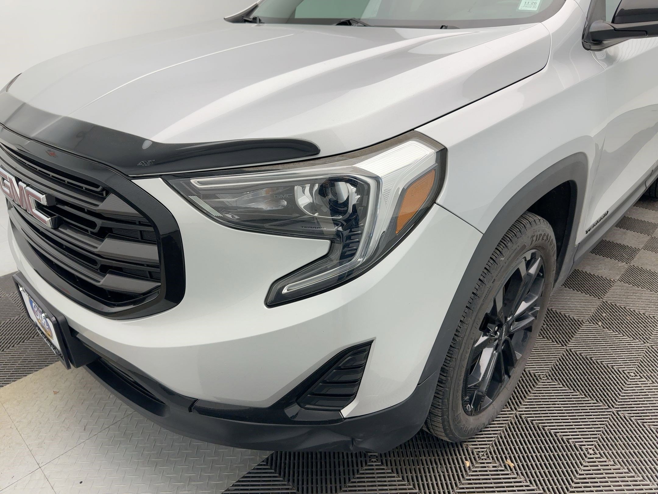 Used 2020 GMC Terrain SLE w/ Driver Convenience Package image 11