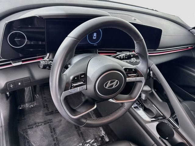 Used 2024 Hyundai Elantra Limited FWD image 9