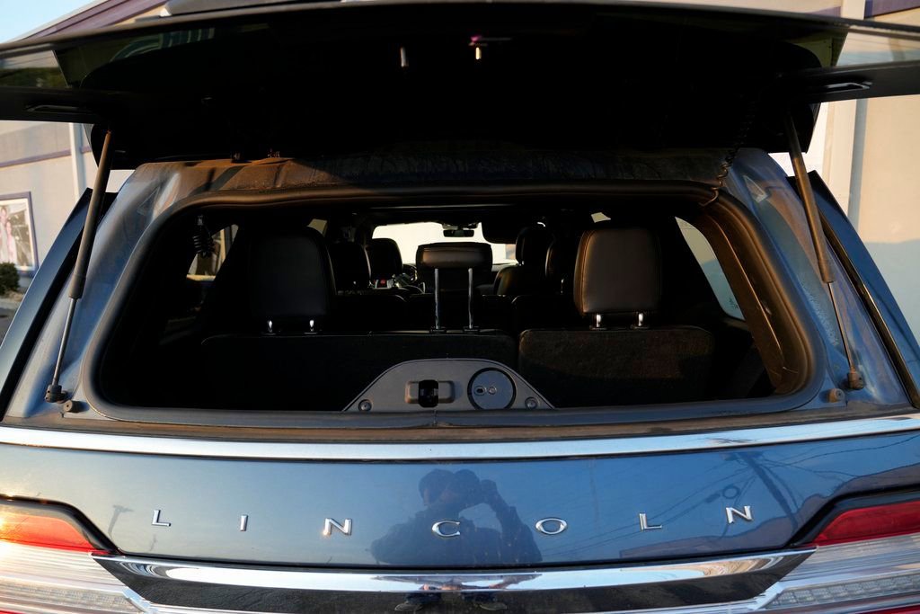 Used 2019 Lincoln Navigator Select image 15