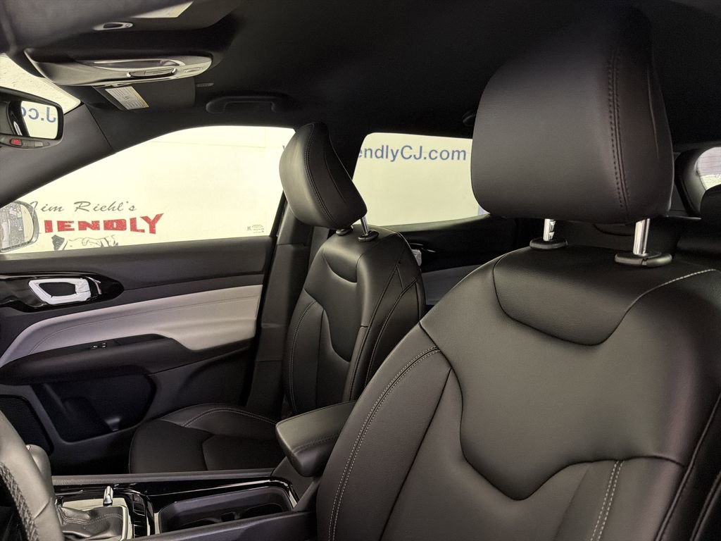 New 2026 Jeep Compass Limited image 12