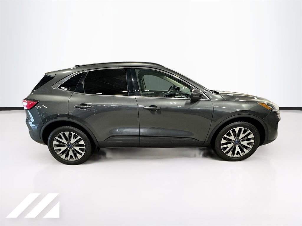 Used 2020 Ford Escape Titanium image 4
