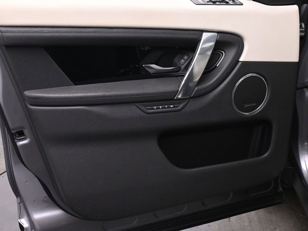 Used 2022 Land Rover Discovery Sport S image 10