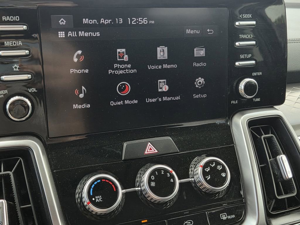 Used 2023 Kia Sorento LX image 10