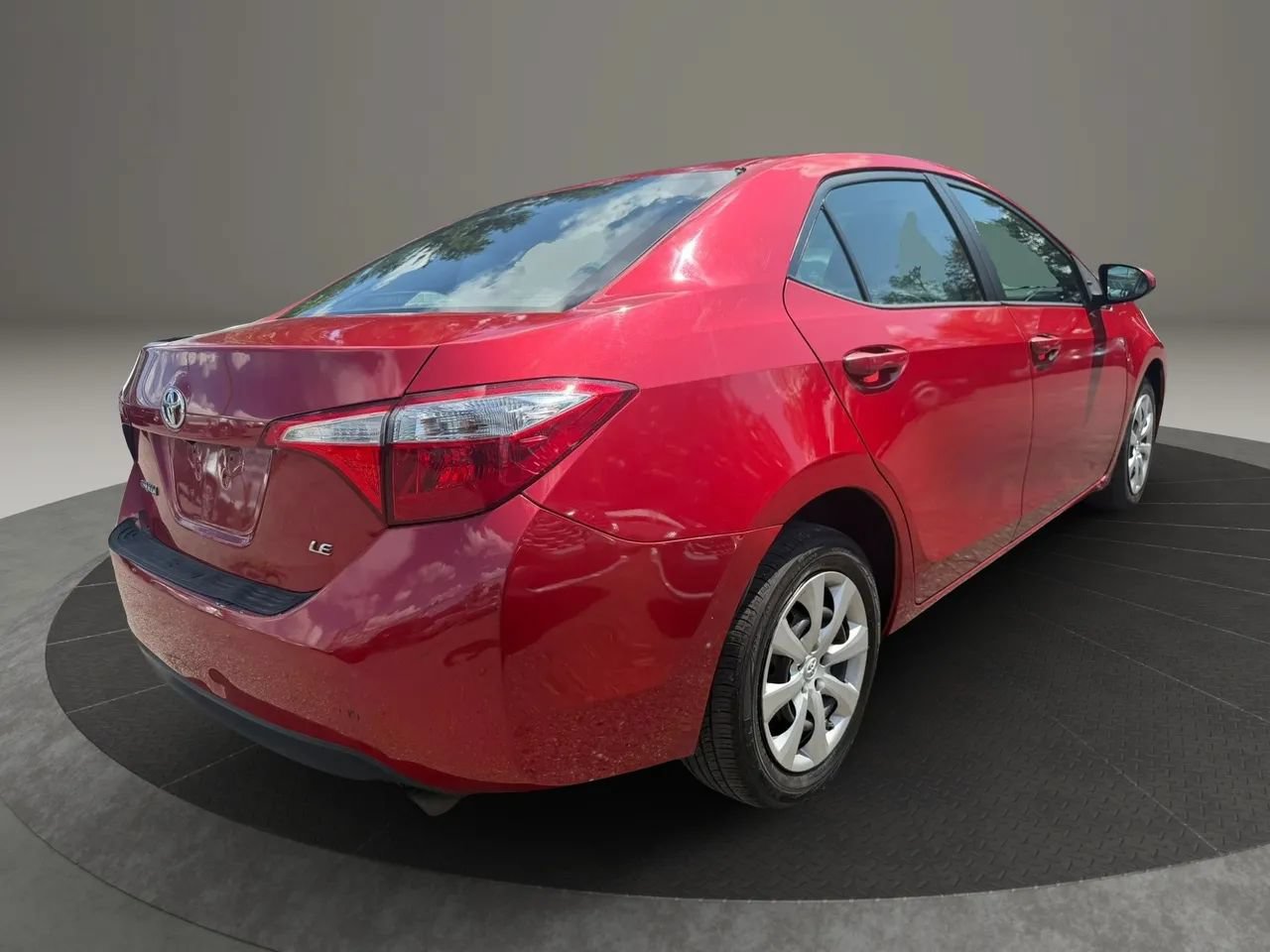 Used 2015 Toyota Corolla LE FWD image 5
