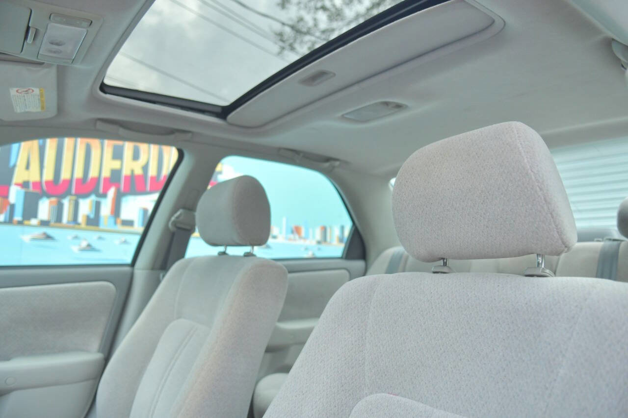 Used 2001 Toyota Camry XLE image 14