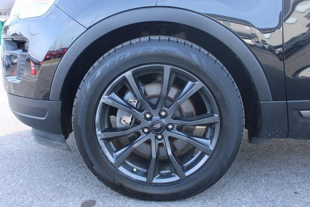 Used 2018 Ford Explorer XLT w/ Equipment Group 202A image 38