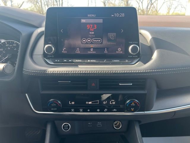 Used 2023 Nissan Rogue SV AWD/4WD image 17