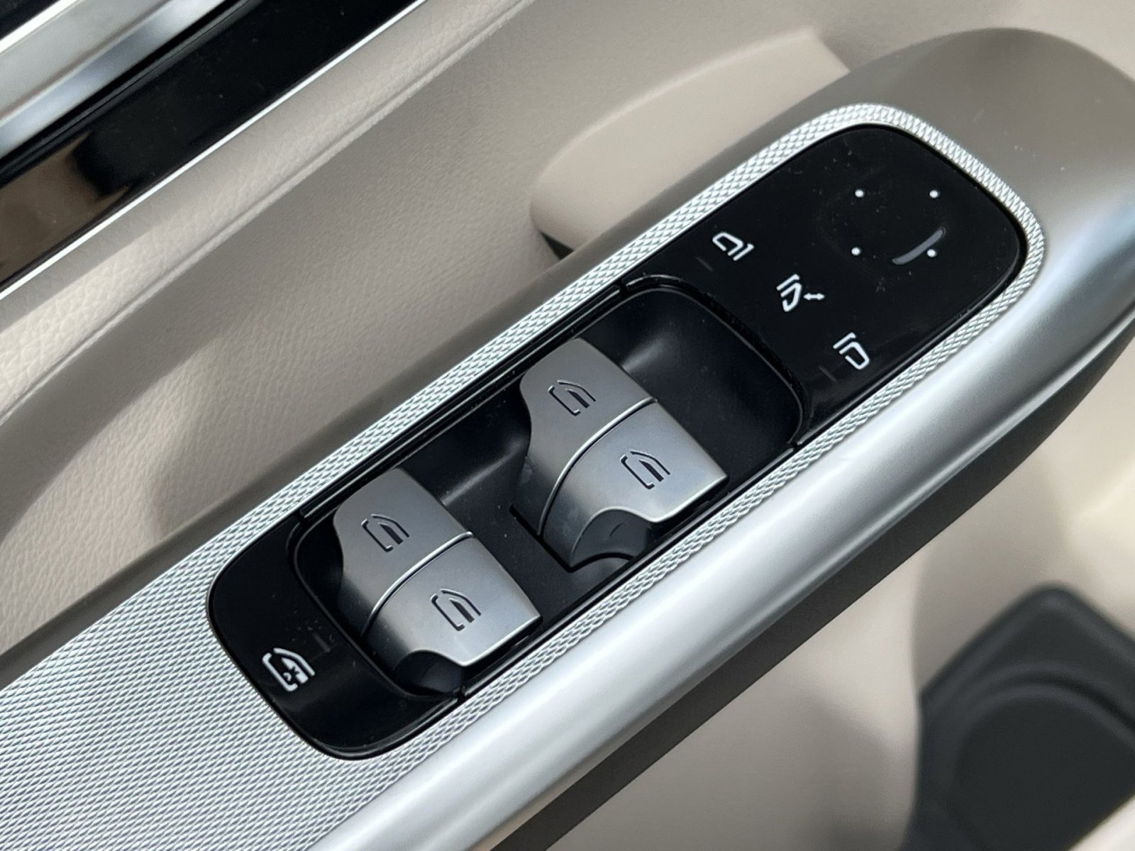 New 2026 Mercedes-Benz GLC 300 4MATIC image 13