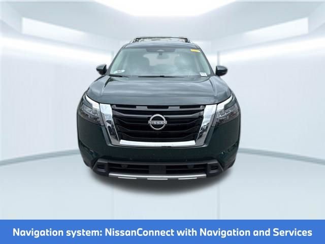 Used 2025 Nissan Pathfinder SL FWD image 2