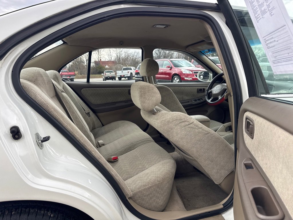 Used 2001 Nissan Altima GXE image 12